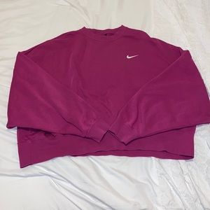 Cropped Nike crewneck